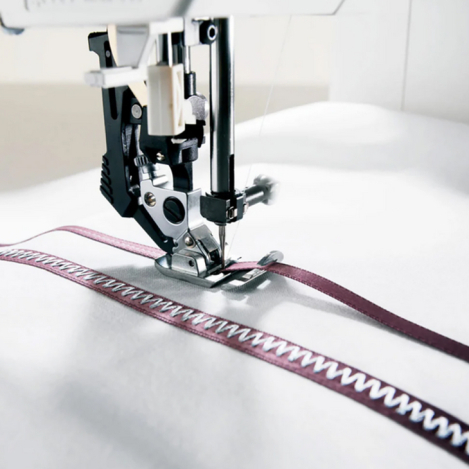 PFAFF ЛАПКА ДЛЯ НАШИВАННЯ ДЕКОРАТИВНОЇ ТАСЬМИ  820614096 фото №1